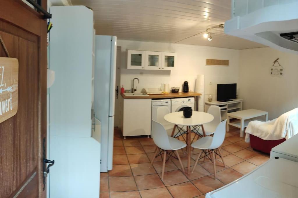 Appartement En Rez De Jardin Et Terrasse Ds Villa Hyères Eksteriør billede